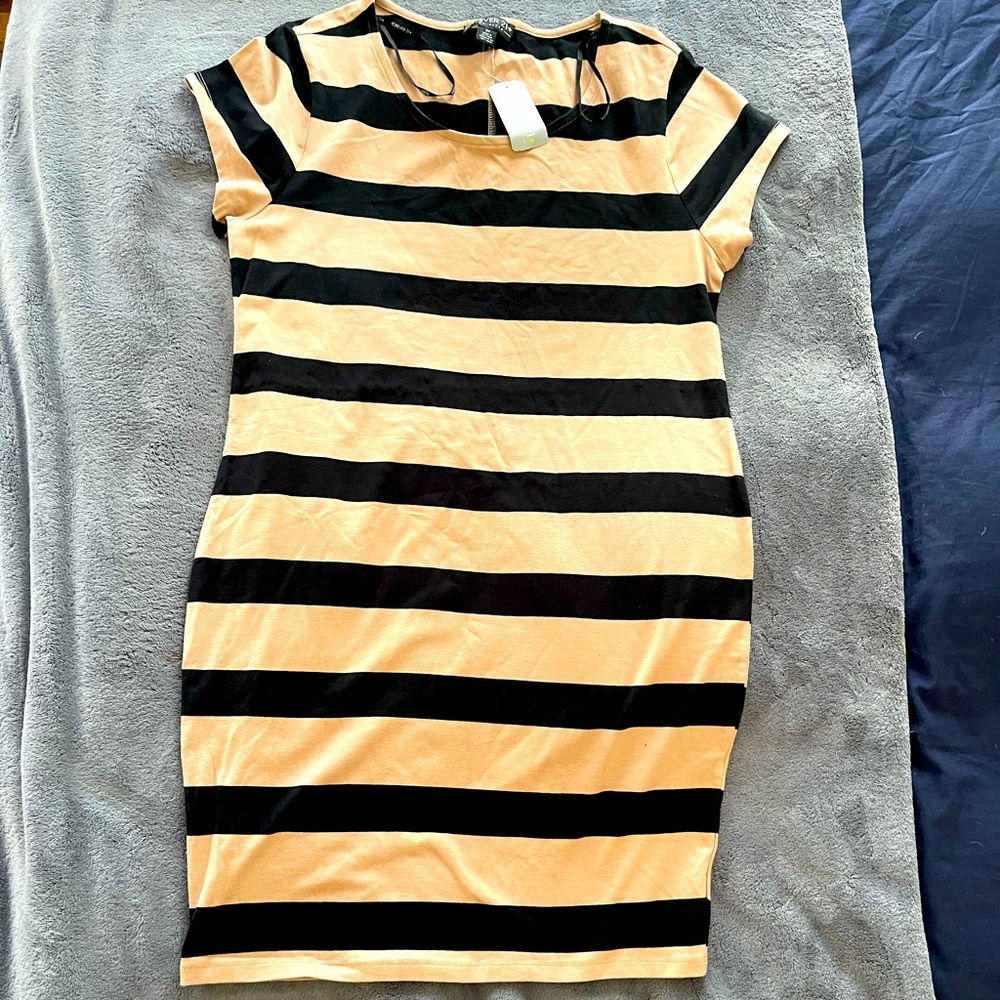 Forever 21 Striped Body con Mini Dress